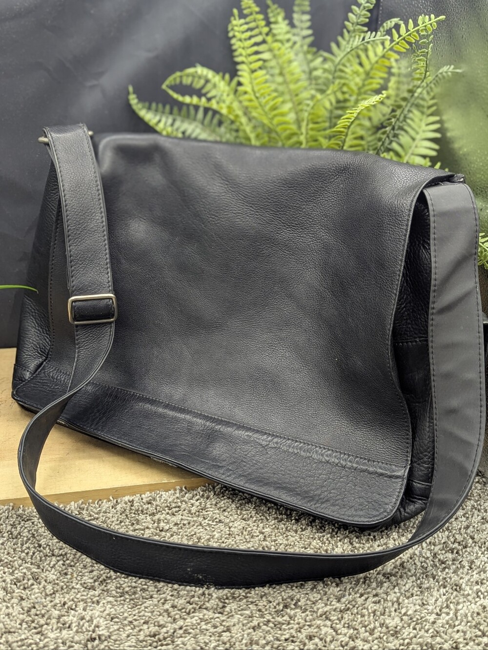 Vintage Wilson's Leather Messenger Bag Shoulder Strap Laptop Bag School